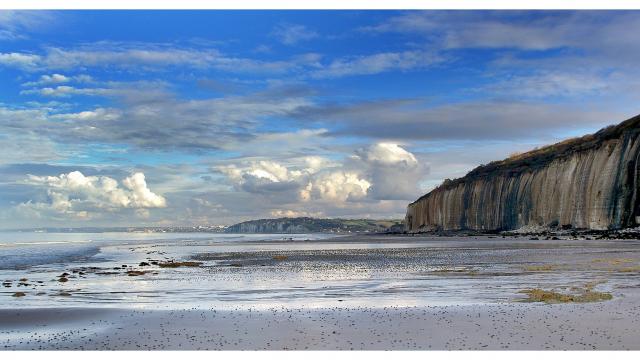 Plage de Varengeville-sur-Mer et vue sur les falaises