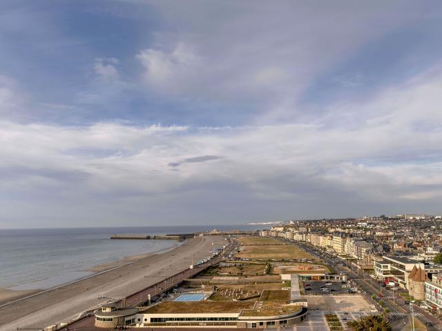 Point de vue sur la ville et la plage, depuis le panorama du Château de Dieppe