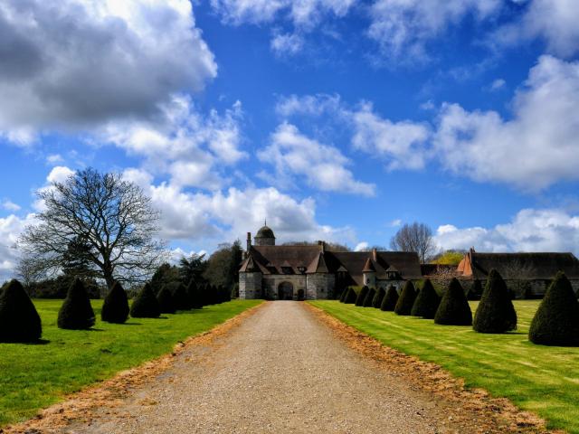 Entrée du Manoir d'Ango à Varengeville-sur-Mer.