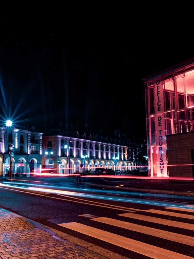 Office de Tourisme de nuit en période de Noël