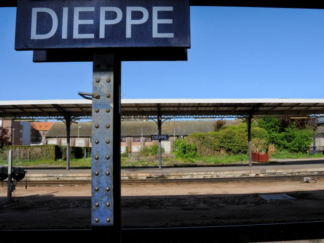 Panneau à la gare de Dieppe