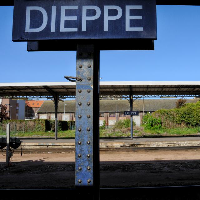 Panneau à la gare de Dieppe