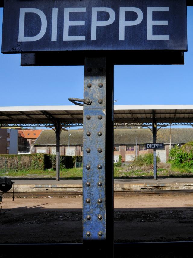 Panneau à la gare de Dieppe