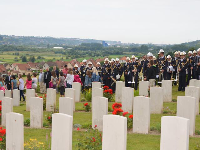 Commémorations pour le raid du 19 août 1942 au War Canadian Cemetery