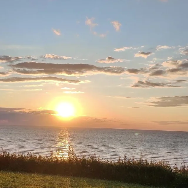 Coucher de soleil depuis les falaises à Petit-Caux